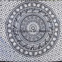 Tenture murale mandala noir et blanc