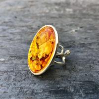 Bague fantaisie en verre Ambrée