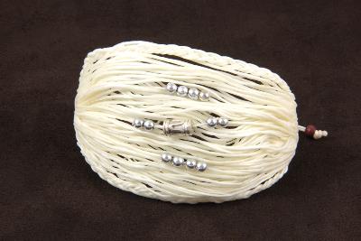 Bracelet blanc en fil de coton ciré
