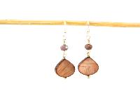 Boucles d'oreilles nacres brunes