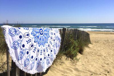 Serviette de plage ronde tulipe bleue