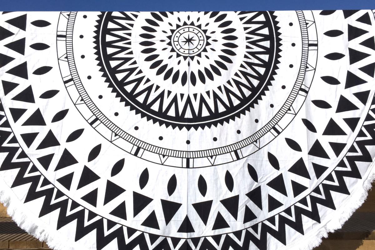 Drap De Plage Rond Mandala Noir Et Blanc Kalyan
