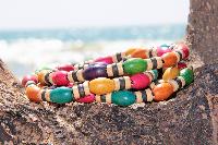 Collier perles en bois multicolores