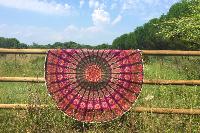 Drap de plage rond violet pompons