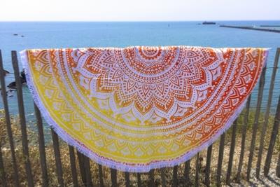 Drap de plage rond bohème franges courtes