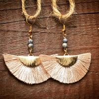 Boucles d'oreilles éventail crème