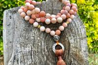 Collier mala rose pompon brun