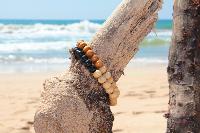 Bracelet en bois orange, noir et naturel